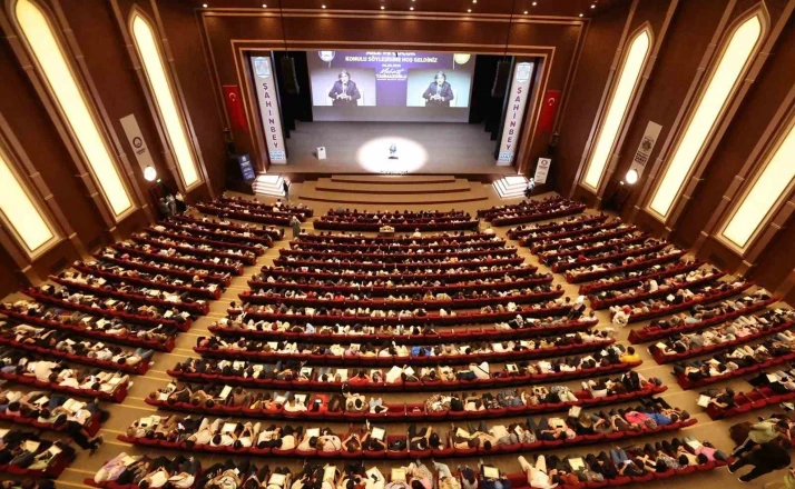 Evlilik Okulunu tamamlayan 951 çift sertifikalarını aldı 