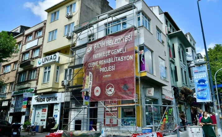 Fatih’in tarihi caddelerinde dönüşüm: 92 bina yeni görünümüne kavuşuyor 
