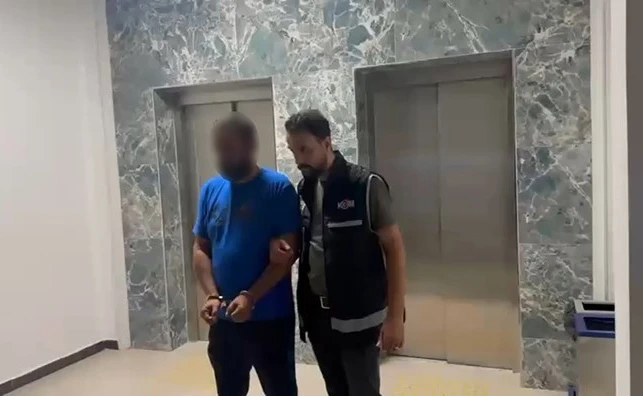 Fenerbahçe otobüsüne yönelik silahlı saldırı soruşturmasında 5 şüpheliye operasyon 