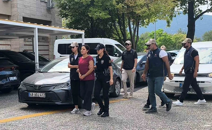 FETÖ’cü yüzbaşının ablasına 10 yılda 2. tutuklama 