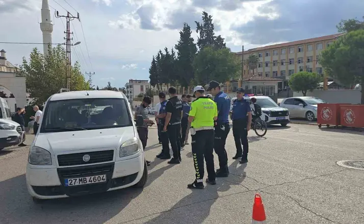 Gaziantep’te okul çevrelerinde asayiş uygulaması yapıldı
