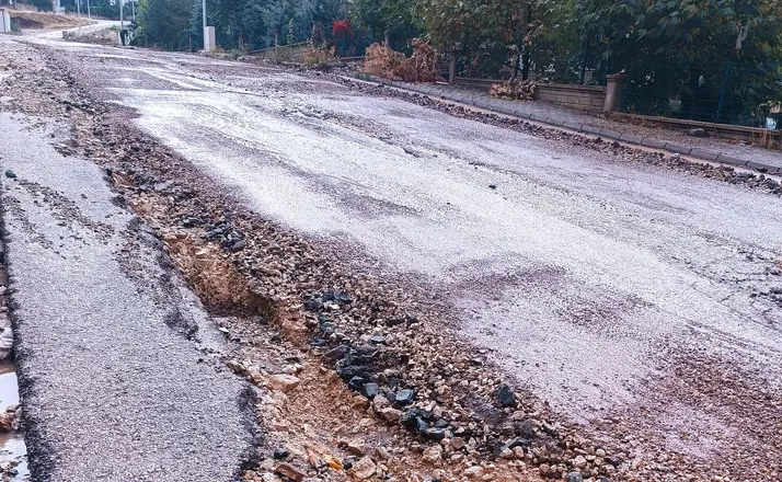 Gölbaşı’nda sel suları karayolunda hasara neden oldu
