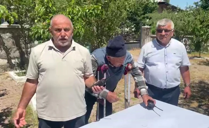 GSM şebekesi çekmeyen köyde, kurdukları telsiz sisztemiyle haberleşiyorlar 