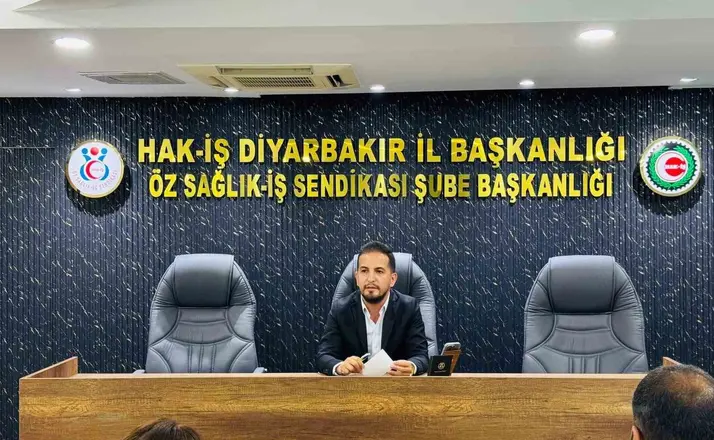 HAK-İŞ İl Başkanı Mehmet Aküzüm gazetecileri unutmadı
