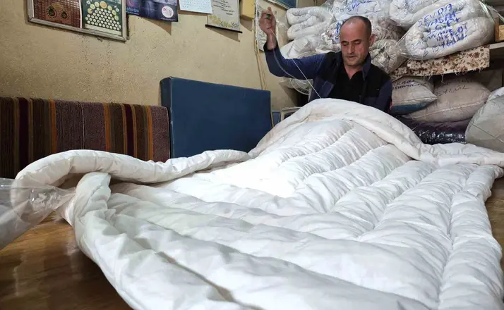 Hava sıcaklıklarının düşmesi sonrası doğal yün yorganlar ilgi görüyor
