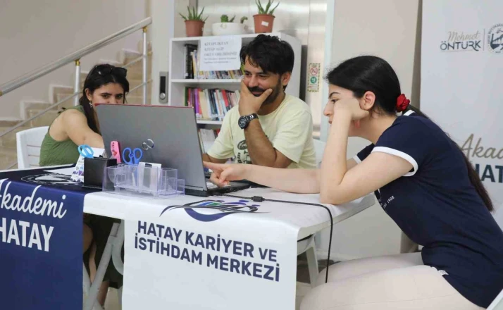 HBB, YKS tercih sürecinde adaylara ücretsiz danışmanlık hizmeti verdi 