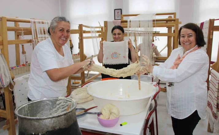 İpliği yemek yapar gibi hazırlanıyor: ‘Gümüşhacıköy kıvratma dokuması’nı 50 yıl sonra yeniden dokudular 
