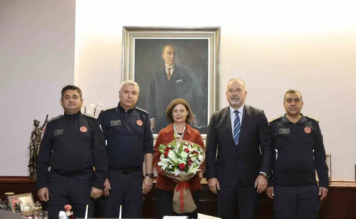 İtfaiyecilerden Başkan Ünlüce’ye anlamlı ziyaret
