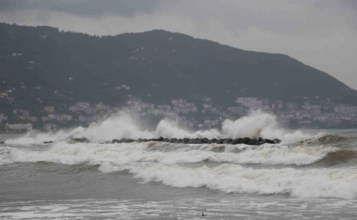 Karadeniz hırçınlaştı 