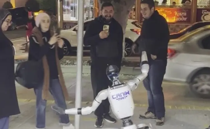 ‘Karateci robot’ CANİKMAN Amasyalıları mest etti
