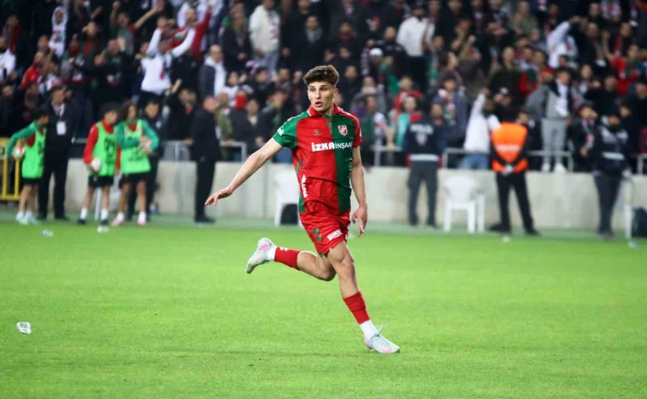 Karşıyaka, 3 oyuncuyla yollarını ayırmaya hazırlanıyor 