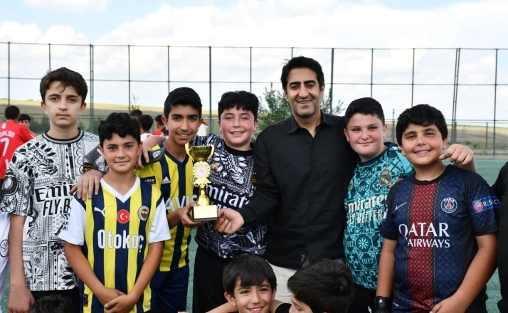 Kars’ta Yaz Kur’an Kursları Futbol Turnuvası sona erdi: Şampiyon Beşevler Cami 