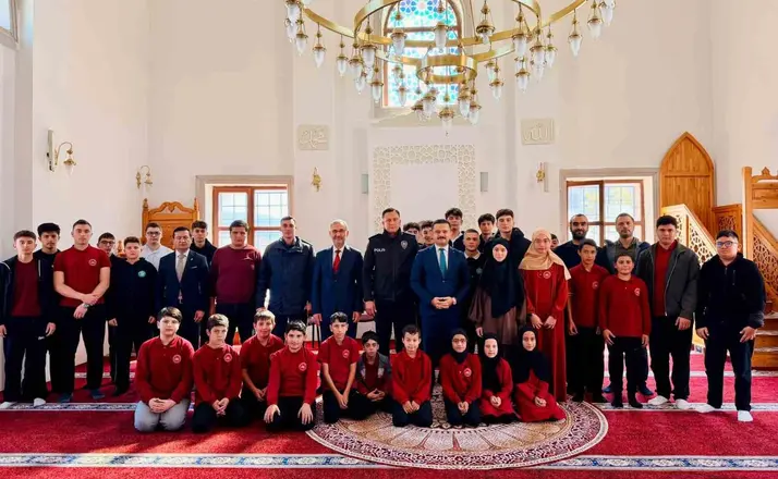 Kaymakam Titiz gençlerle buluştu
