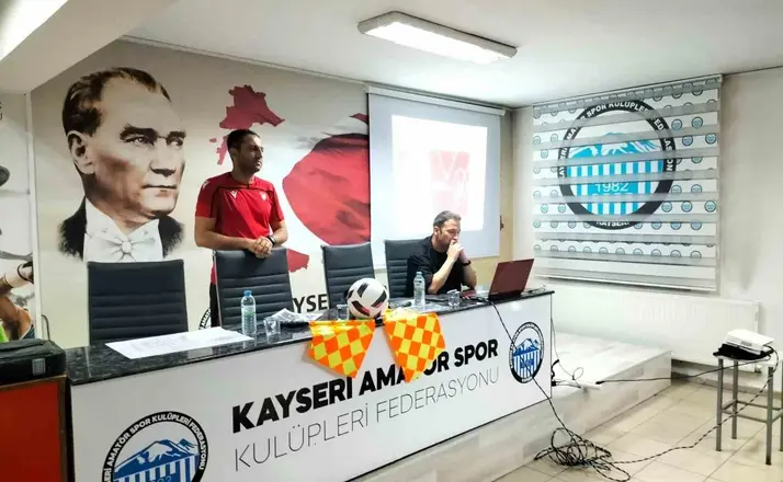 Kayseri’de Amatör Lig kulüplerine yeni oyun kuralları eğitimi verildi
