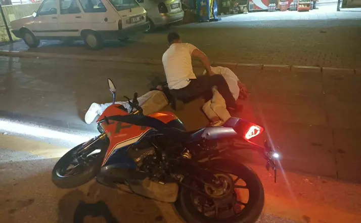 Keçiören’de motosiklet çalan 2 hırsız kamerada
