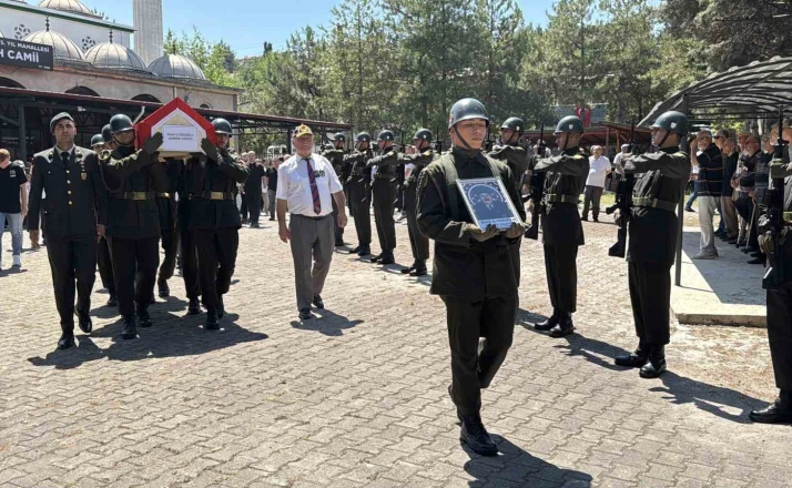 Kıbrıs gazisi askeri törenle uğurlandı 