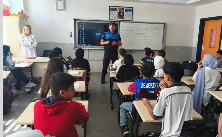 Kilis’te öğrenciler polis ekipleriyle buluştu
