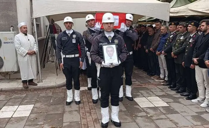 Konya Emniyeti yasta! Başkomiser Özbal toprağa verildi