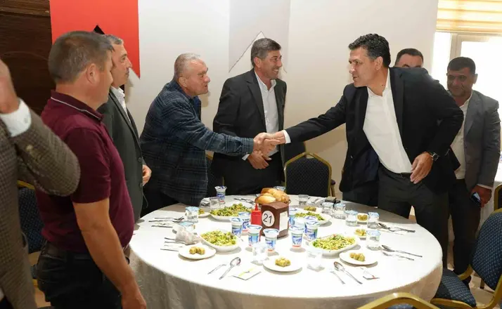 Kozan’da muhtarlar aynı sofrada buluştu
