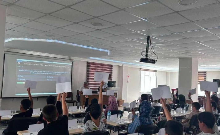 Kur’an Kursu Öğrencileri Ödüllendirildi