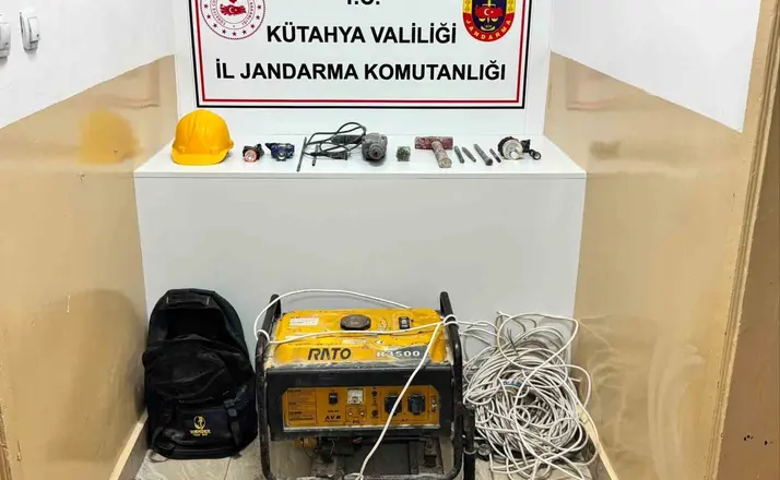 Kütahya’da izinsiz kazı operasyonu: 2 gözaltı

