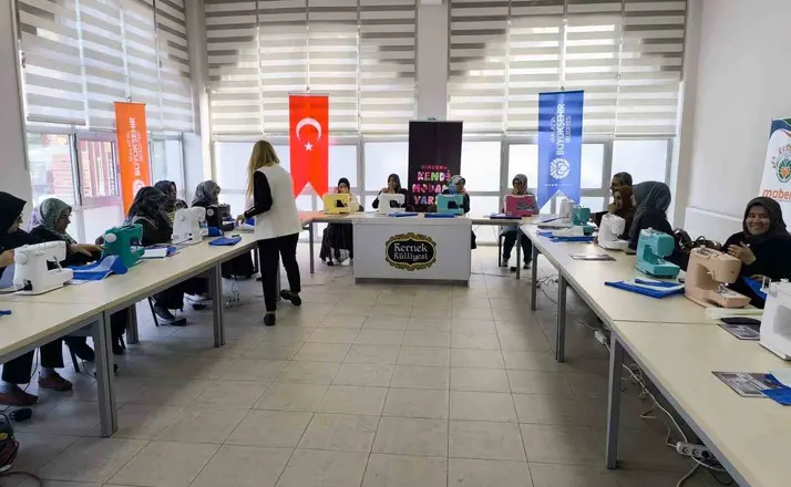 Malatya Büyükşehir Belediyesinden kadınlara yönelik dikiş atölyesi
