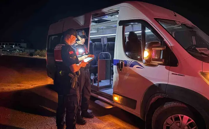 Manisa’da jandarmadan gece denetimi
