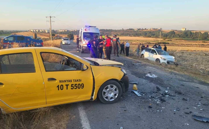 Manyas’ta trafik kazası: 6 yaralı 