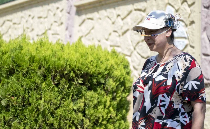 Mersin’de liseli gençlerden görme engelliler için yapay zeka destekli asistan
