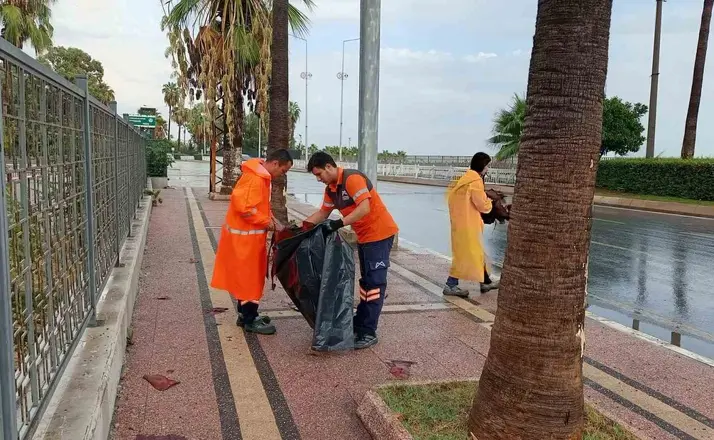 Mersin’de sağanak yağışa karşı ekipler teyakkuzda
