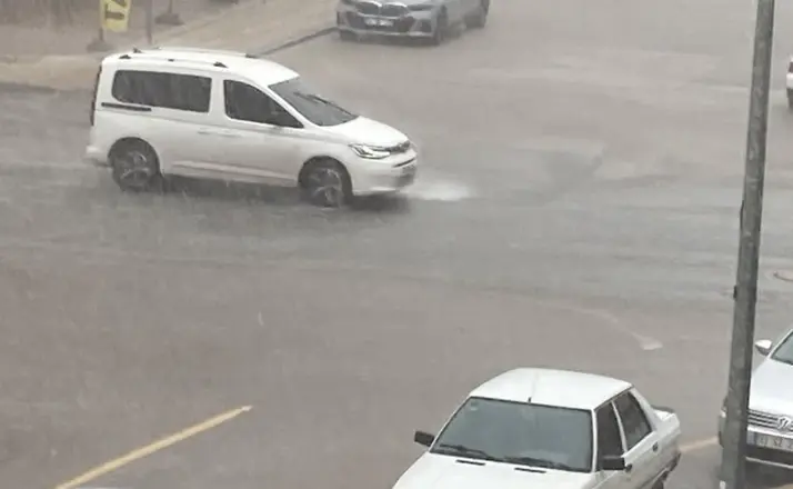 Mersin’de yağış etkisini sürdürüyor
