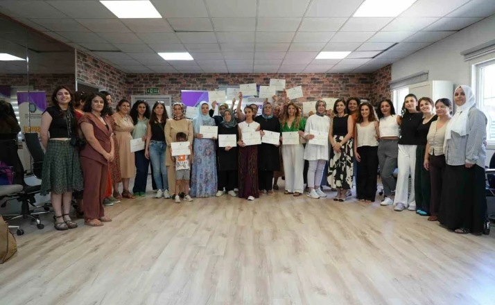 Mesleki atölyeler kadınların üretim alanlarını genişletiyor 