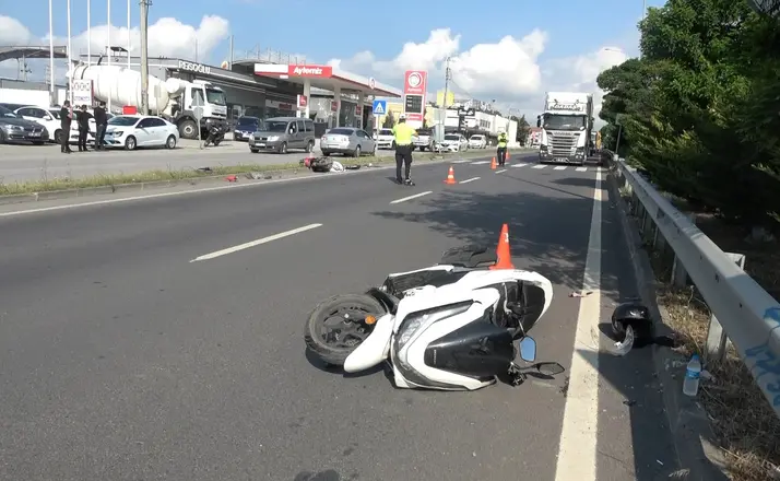 Motosiklet ile elektrikli bisiklet çarpıştı: 2 yaralı
