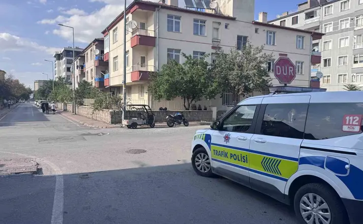 Motosiklet ile mobilet çarpıştı: 7 yaralı
