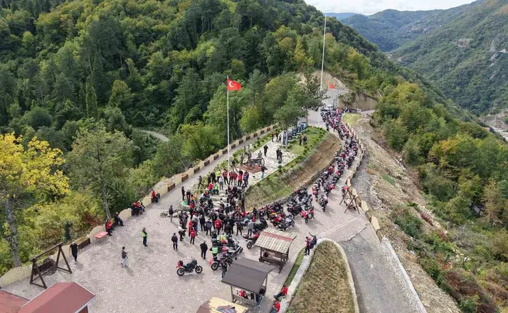 Motosiklet tutkunlarından "İstiklal" sürüşü
