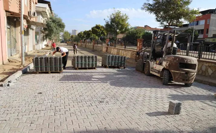 Nazilli Belediyesi’nden Yeni Mahalle’de yol yenileme çalışması
