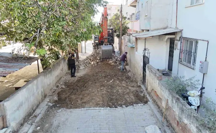Nazilli Yeşil Mahalle’de yol yenileme çalışmaları başladı
