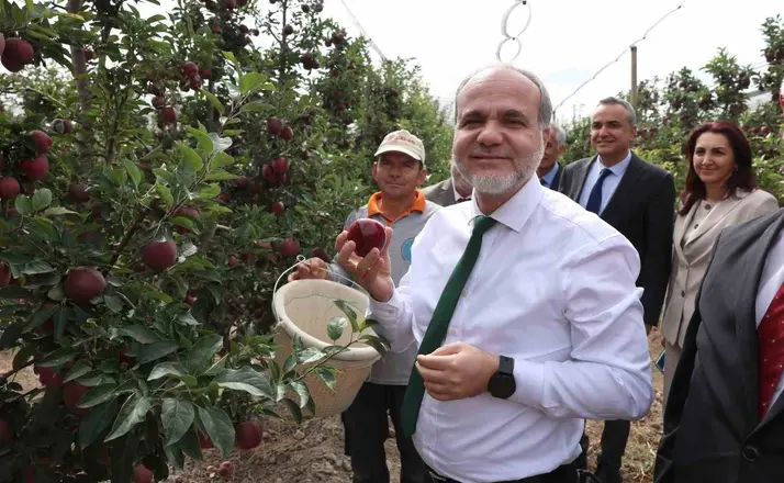 NÖHÜ’de 200 tonun üzerinde elma rekoltesi
