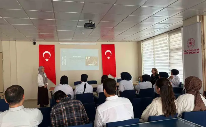 Öğrenci yurdundaki personele ’Beslenme Hizmetleri Uygulama Eğitimi’ verildi
