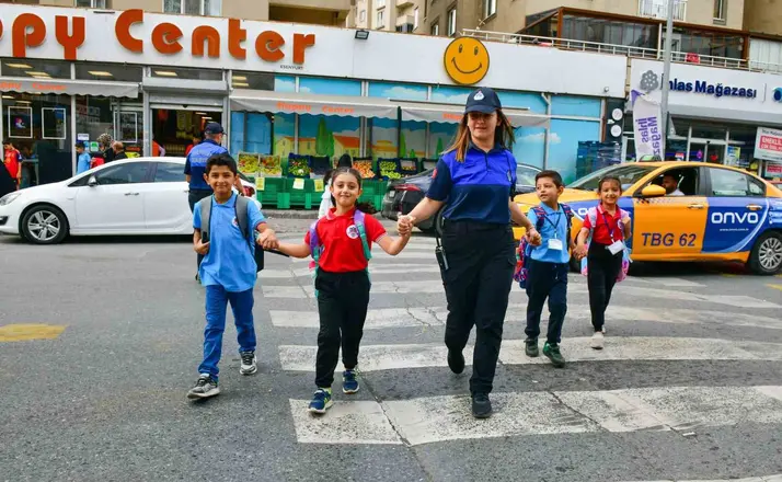 Okulların açılmasıyla Esenyurt’ta denetim seferberliği başladı
