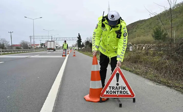 Ordu’da trafik denetimleri: Bir haftada 15 bine yakın araç ve sürücüsü denetlendi
