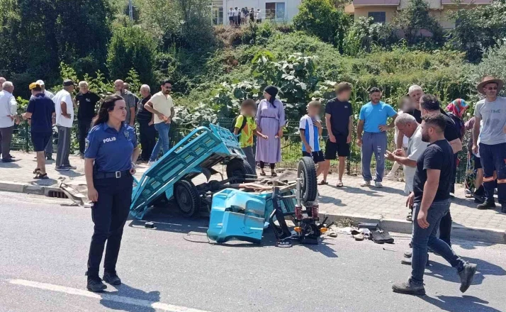 Otomobil ile patpat çarpıştı: 2’si ağır 4 yaralı 