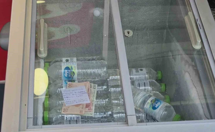 Sabah dükkanına gelen esnaf karşılaştığı manzara ile duygulandı 
