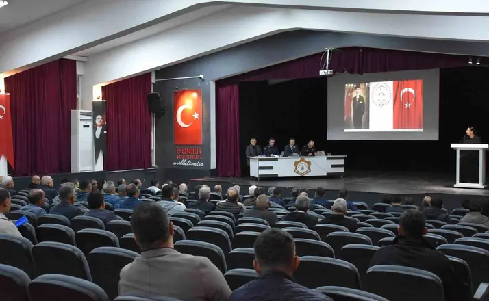 Salihli’de mevsimlik tarım işçilerinin sorunları ele alındı
