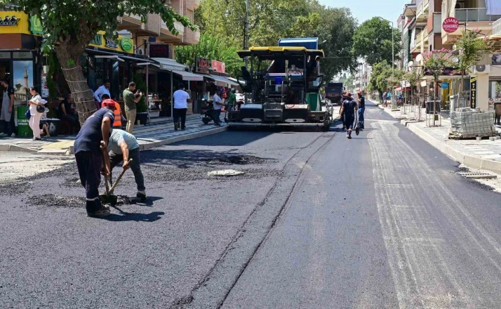 Salihli’nin Şüheda Caddesi baştan aşağı yenileniyor 