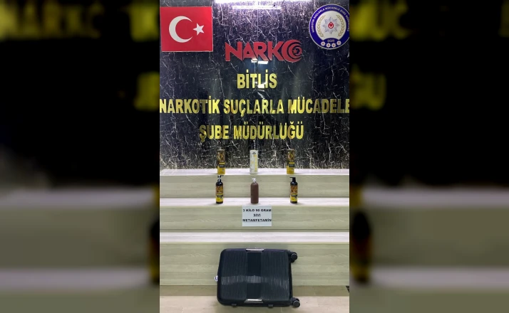 Şampuan şişelerinde 3 kilo sıvı metamfetamin ele geçirildi 