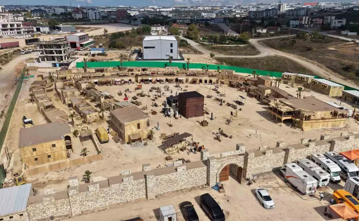 "Sancı; İslamiyet’in Doğuşu" filminin çekimleri Çayırova Film Platosu’nda sürüyor
