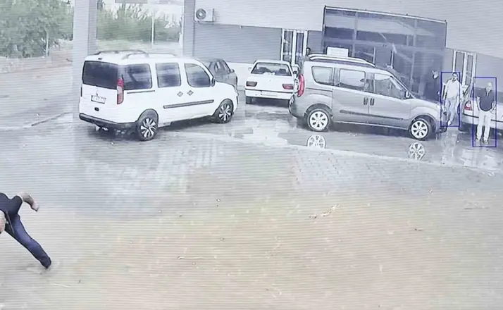 Selin sürüklediği civcive hayat öpücüğü gibi müdahale
