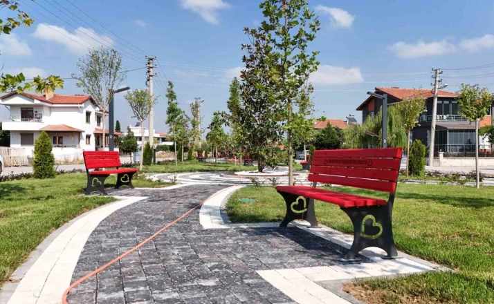 Sındırgı’da yeni yeşil alanlar yapıldı 