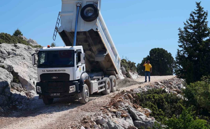 Tarsus’ta kırsal mahallelerin yol sorunu çözülüyor 